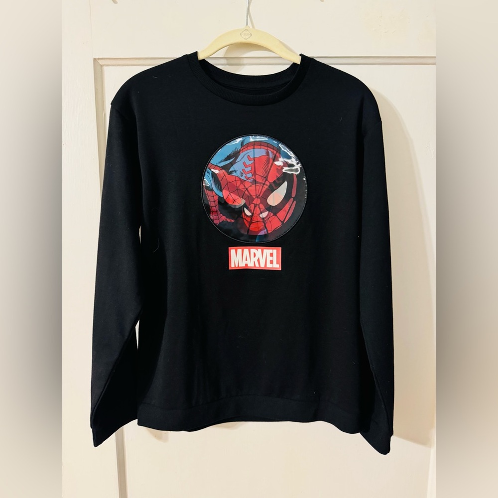 NWOT MARVEL Comics youth sweatshirt.